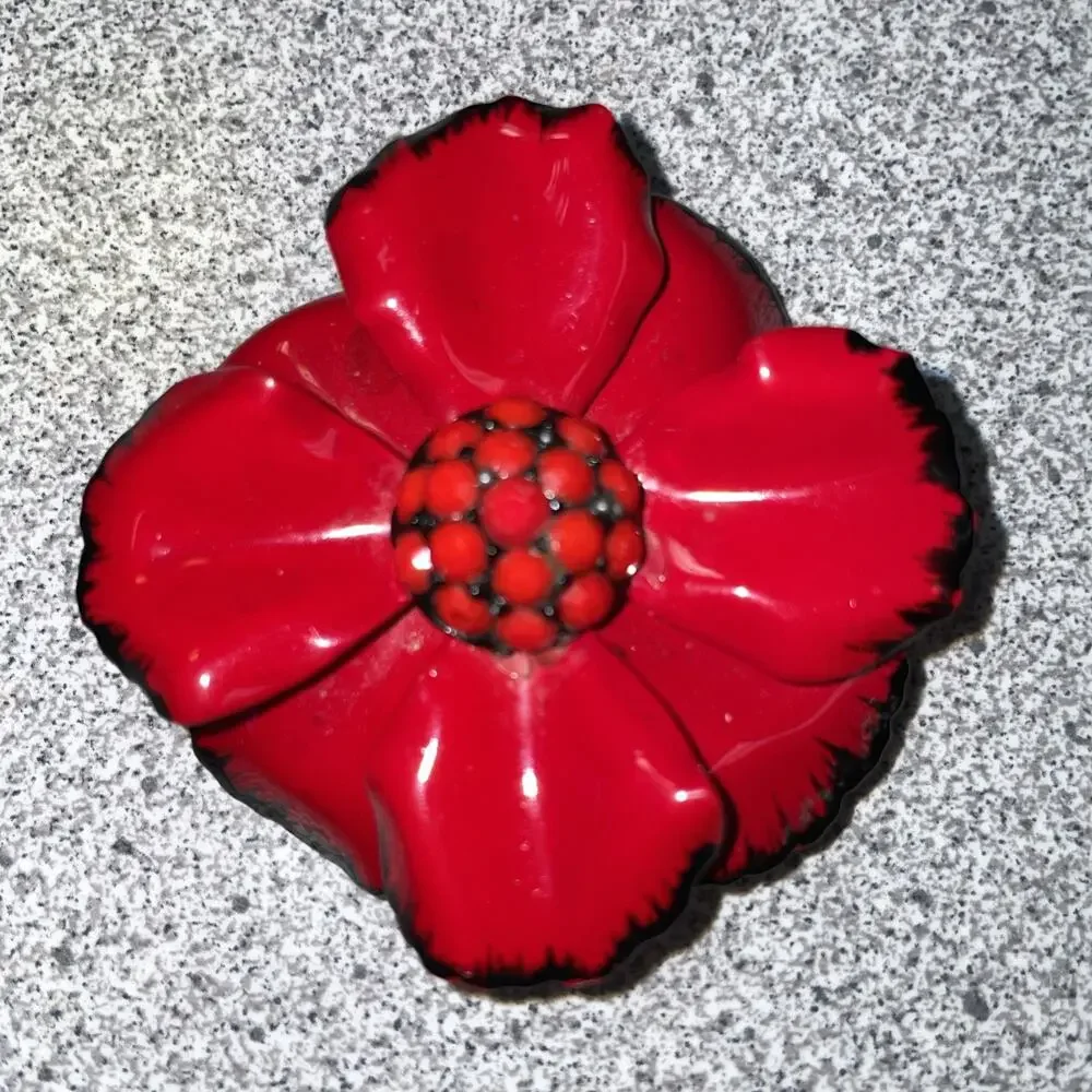 VINTAGE ENAMEL RHINESTONE RED BLACK LAYERED RETRO MOD FLOWER BROOCH PIN